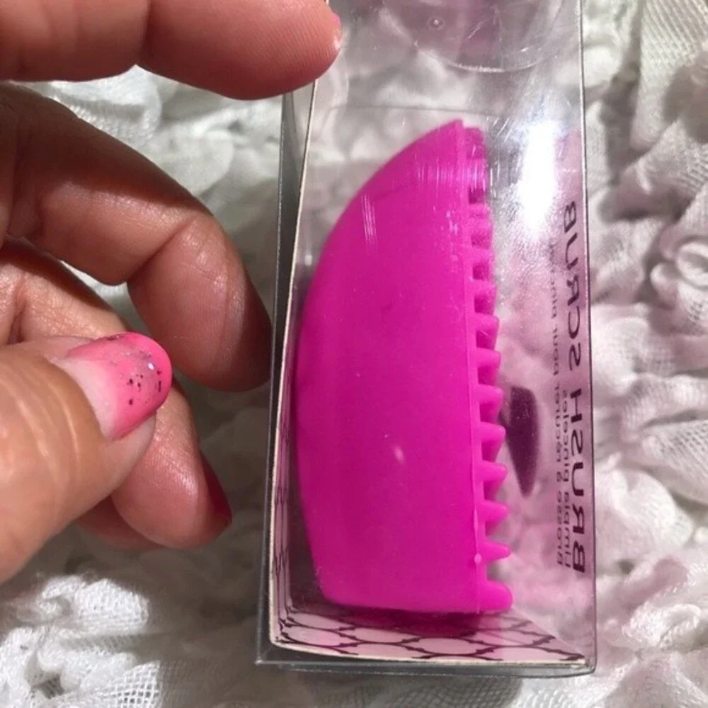 Urban studio pink makeup Brush Scrub